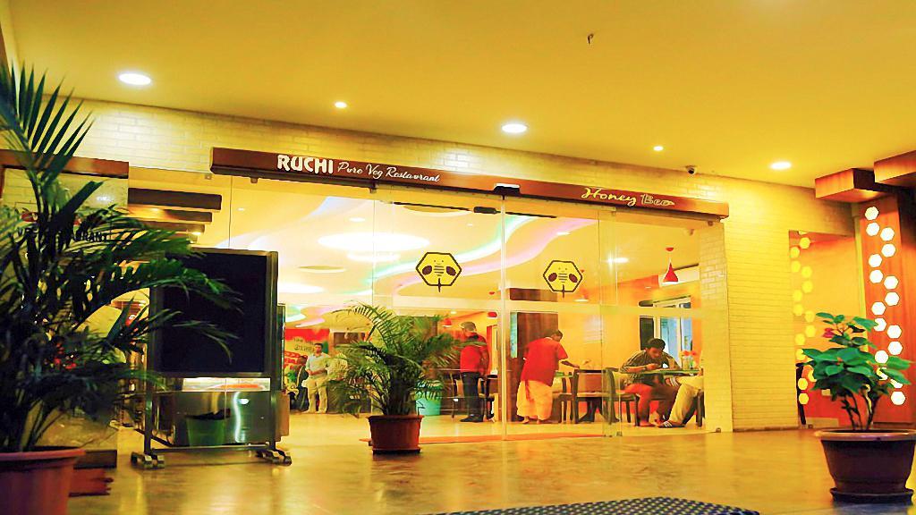 Sindhu Towers Hotell Vellore Exteriör bild